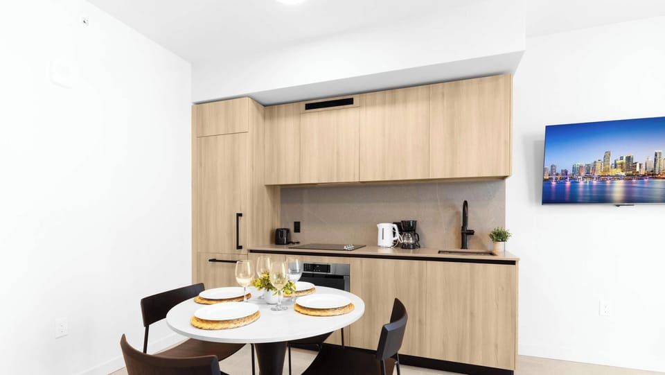 Kitchen - Dining 