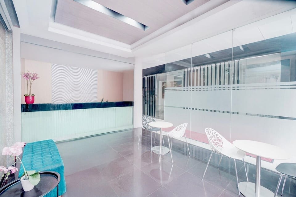 Entrance / Reception