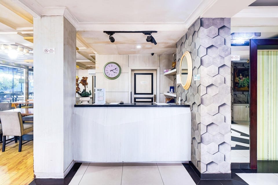 Entrance / Reception