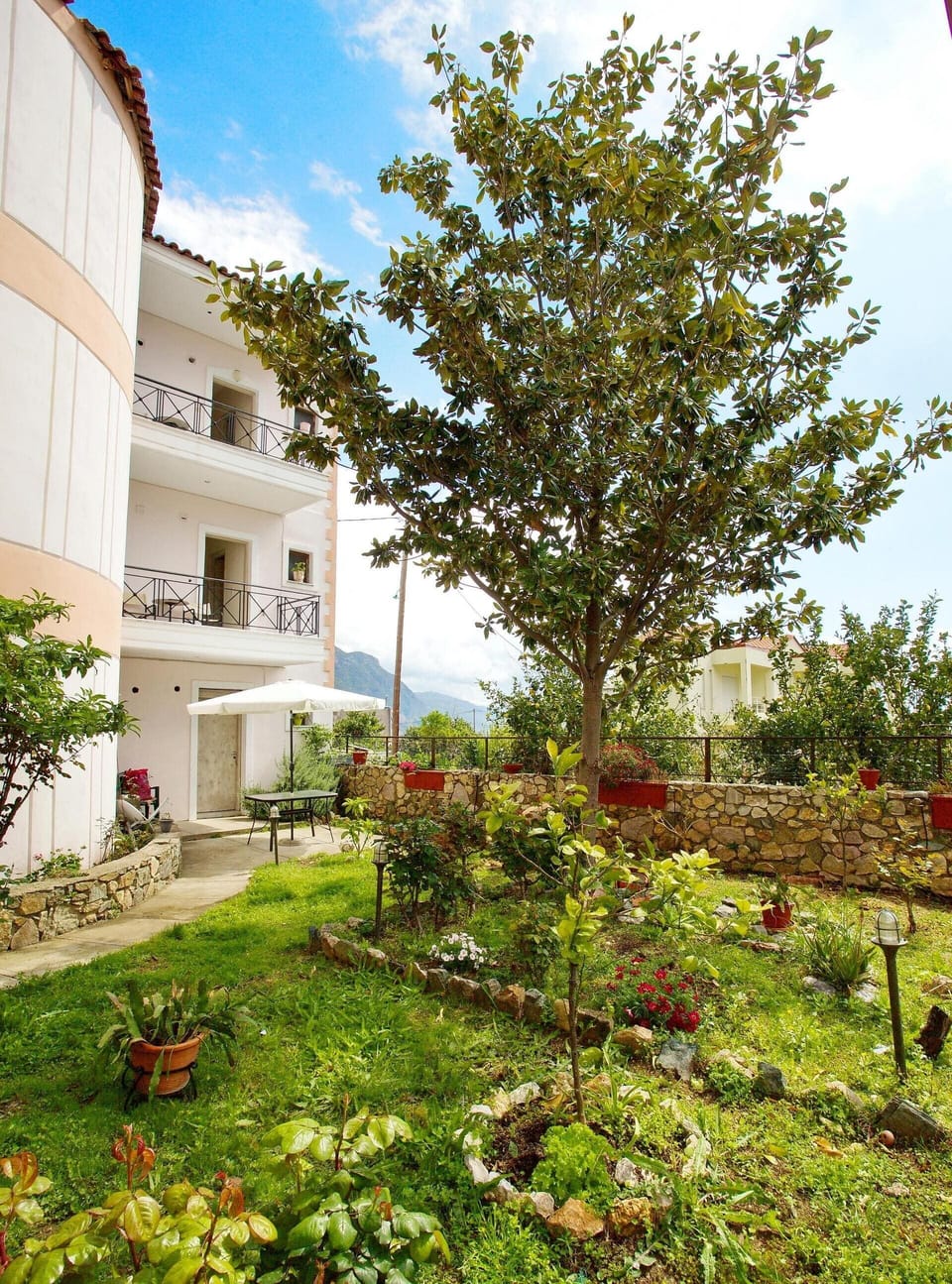 Well-kept shared garden