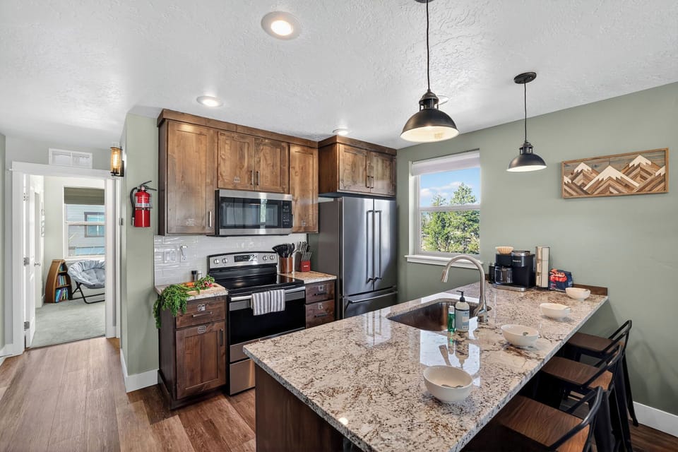 From pancake breakfasts to post‑Brundage chili, Basecamp McCall's kitchen has the pots, pans, and tools you actually need.