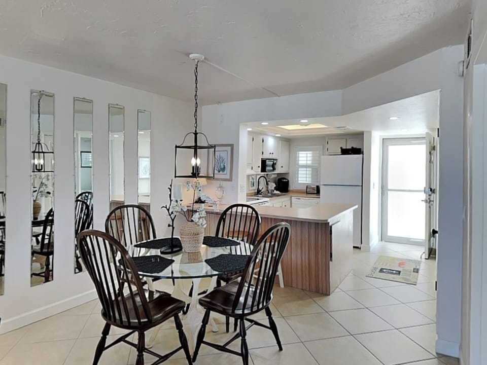 Dining Area Connecting to the Kitchen