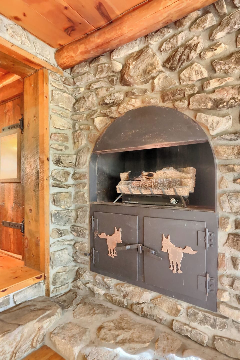 Living Room Gas fireplace