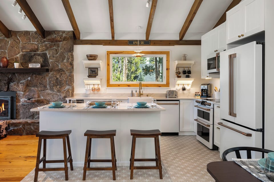 Kitchen Island with Sitting for 3