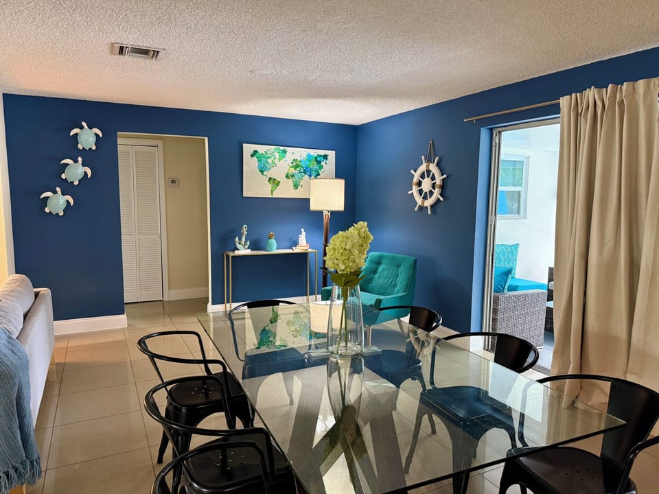 Dinning  room 8 places
