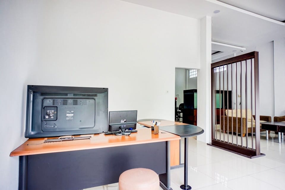Entrance / Reception