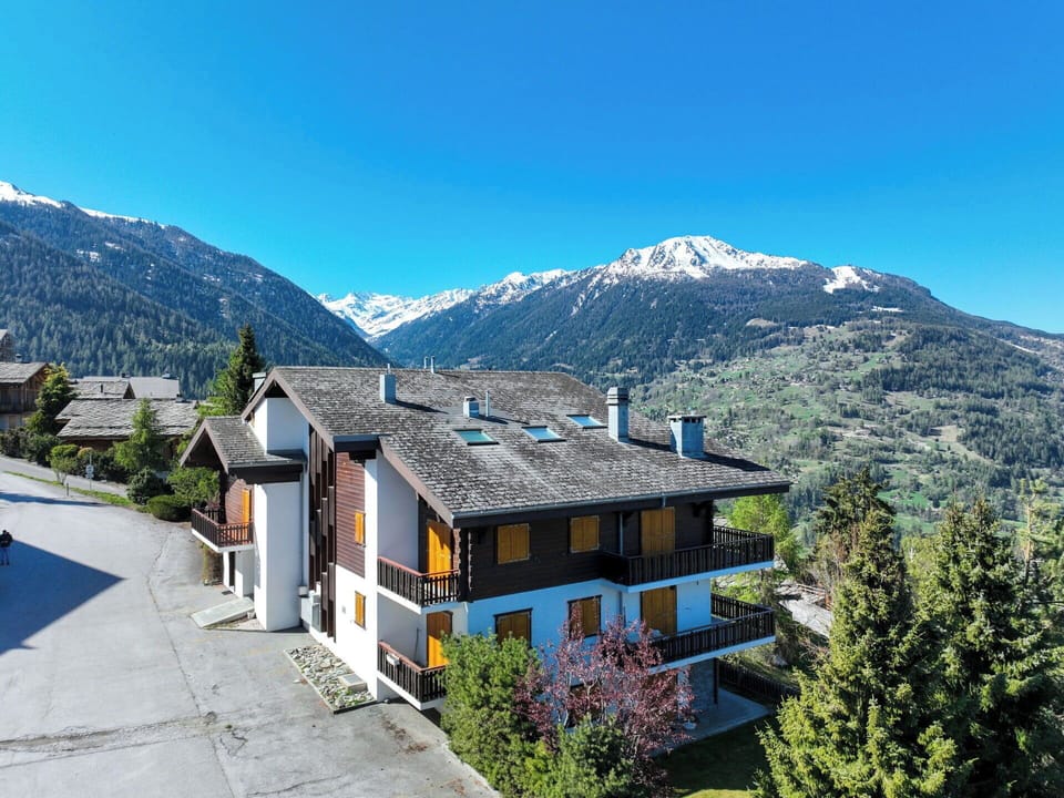 House, Mountain, Home, Mountain Range, Hill Station, Slope, Valley, Village, Alps, Cottage