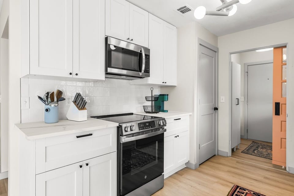 Unit 617: Kitchen:  Drip Coffee and Keruig, SS Appliances