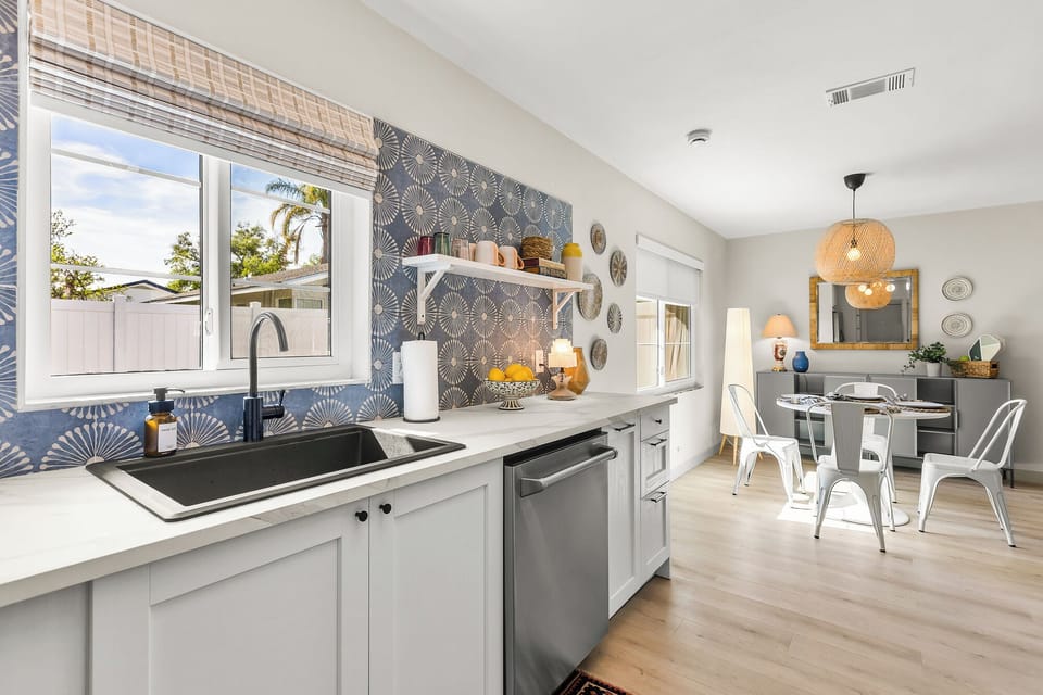 Unit 617: Kitchen:  Drip Coffee and Keruig, SS Appliances