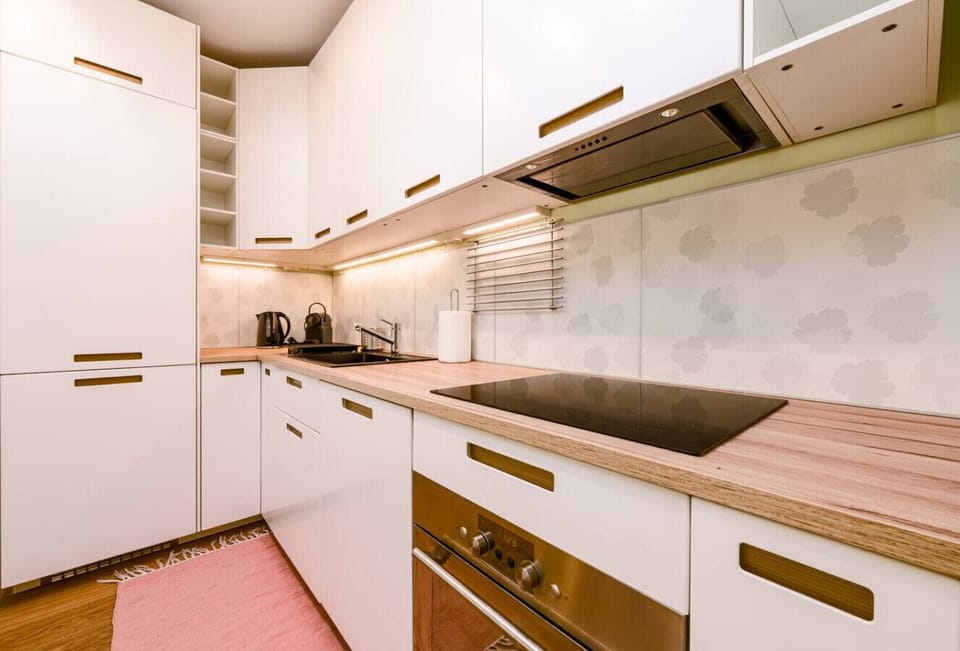 Modern Kitchen with Dining Area and Full Equipment | Book Now with RENTUJEMY.COM