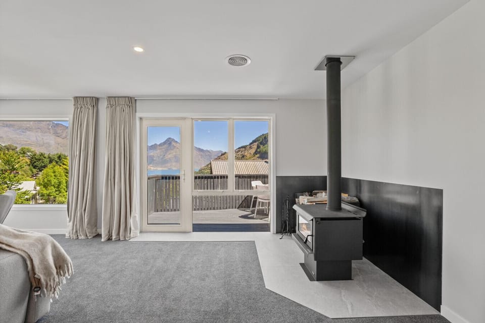 Living room with Fireplace