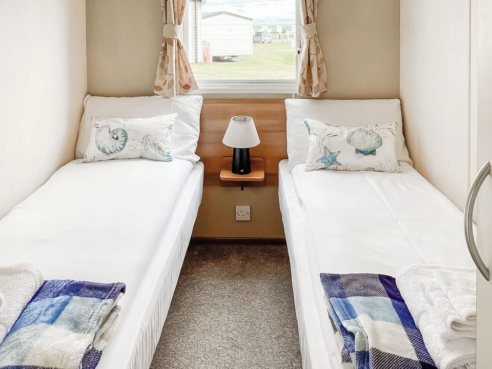 Twin bedroom | The Little Sea Horse, Dornoch
