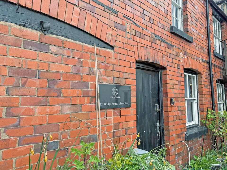 Exterior | The Courtyard Cottage, Llangollen