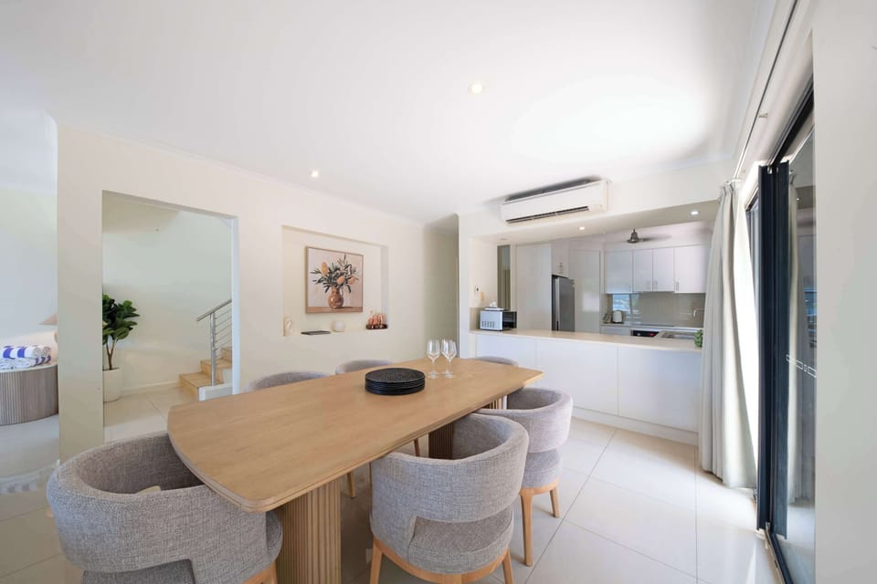Perfect for family dinners in the aircon.