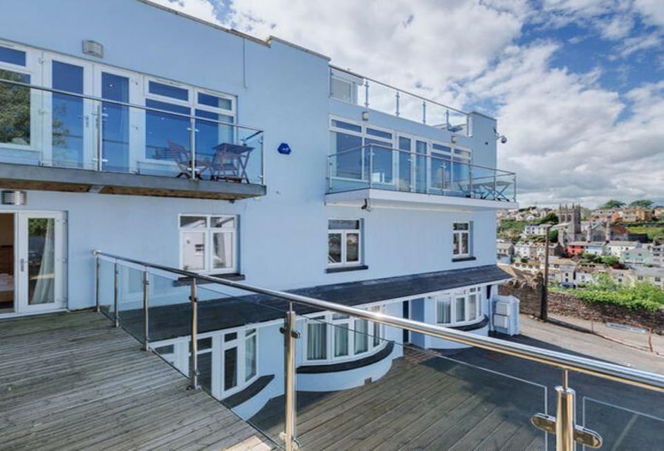 Anzac Lookout, Brixham: An impressive outside space over multiple levels