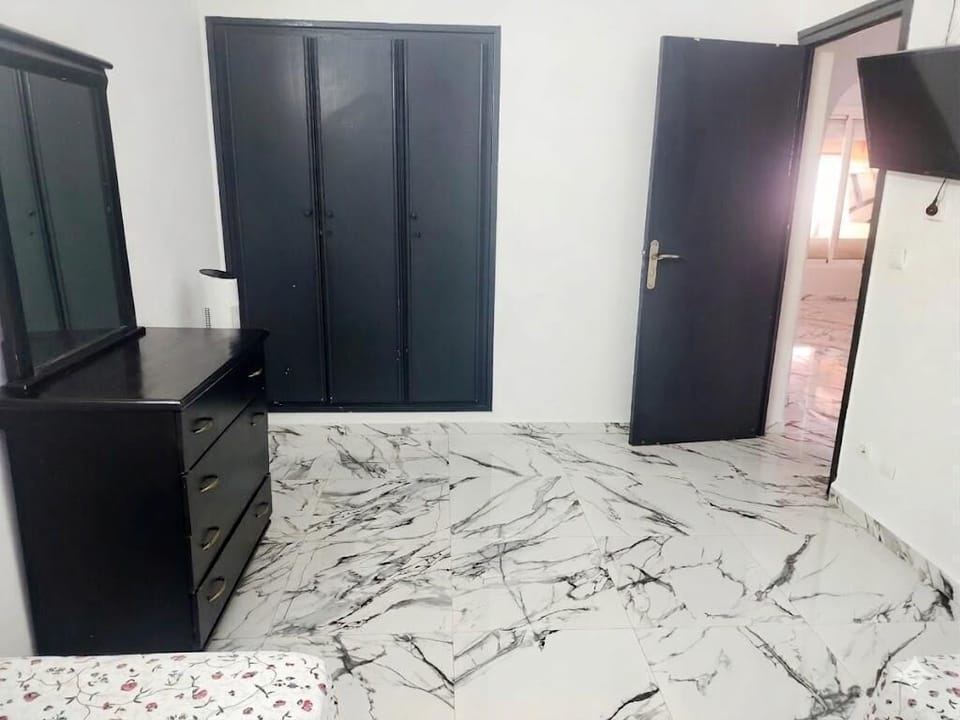 armoire chambre  2 lits