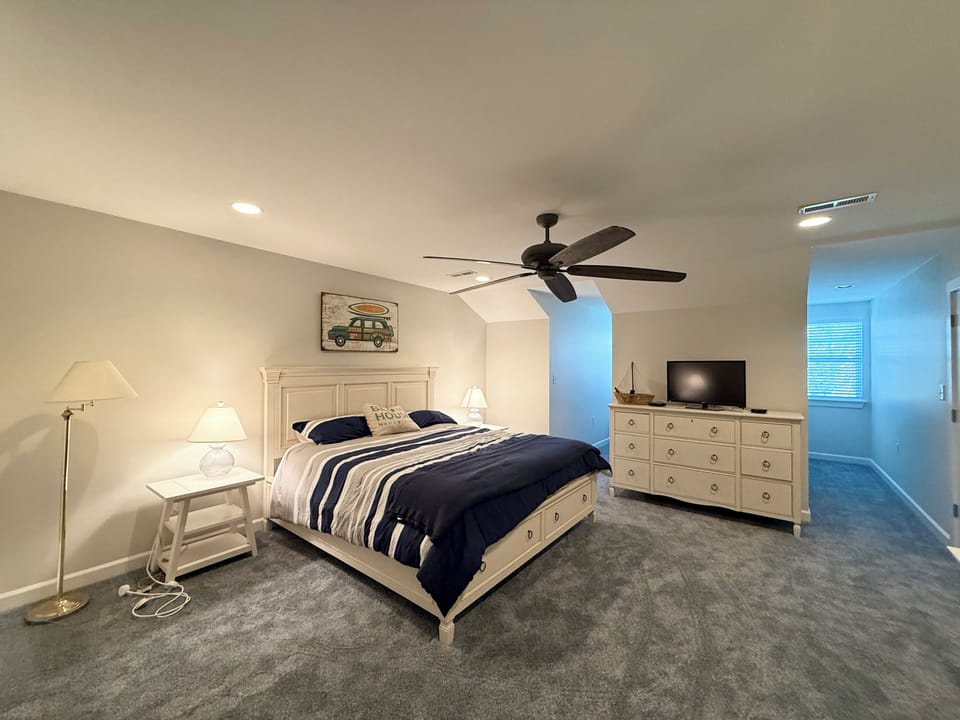 3rd floor bedroom 