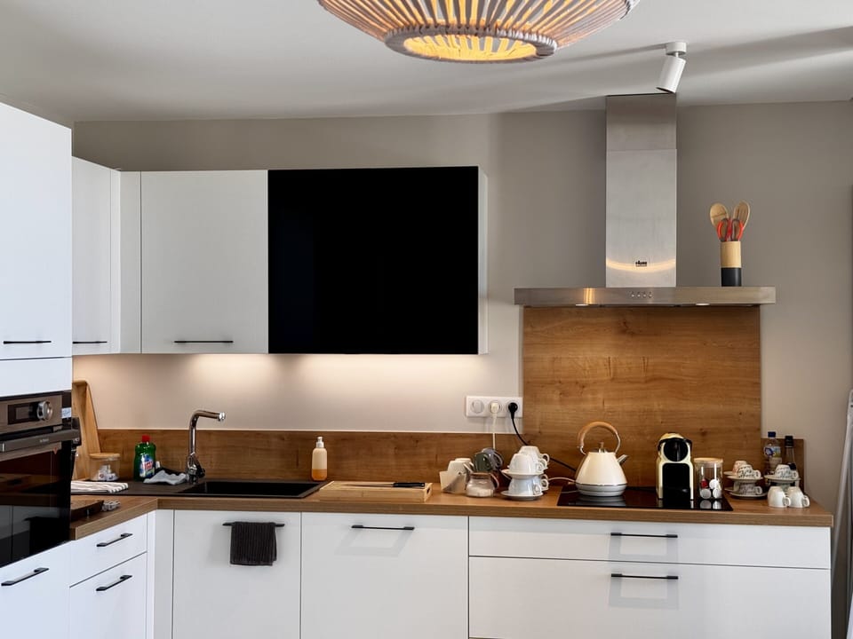 Fitted kitchen