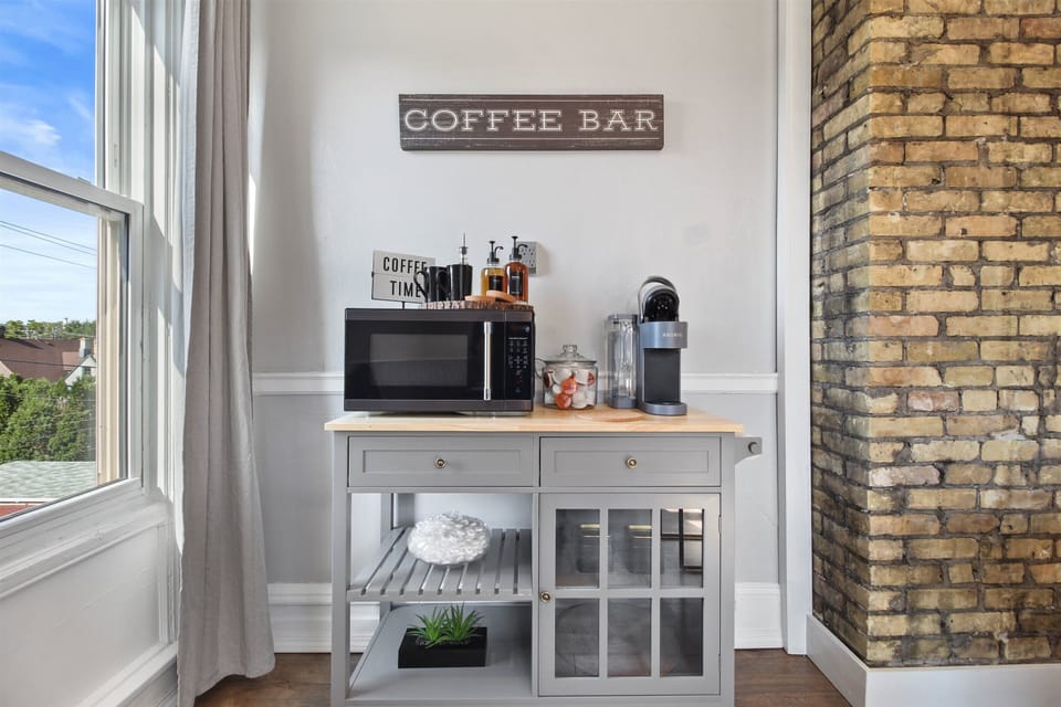 Fully updated and stocked kitchen