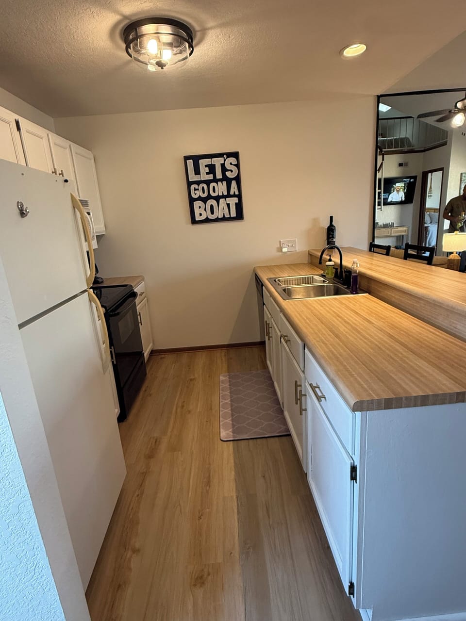 Fully equipped kitchen with all the essentials, including a dishwasher, crockpot
