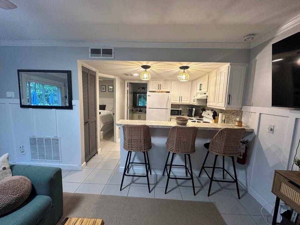COZY Kitchen, Bedroom, Bathroom