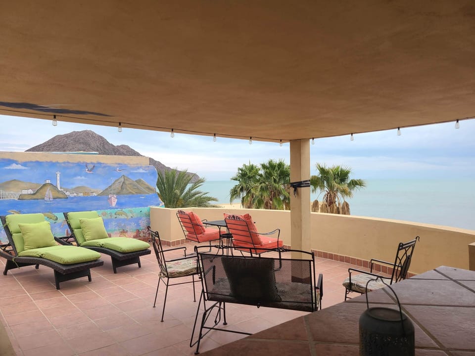 upper patio has 360 degree views