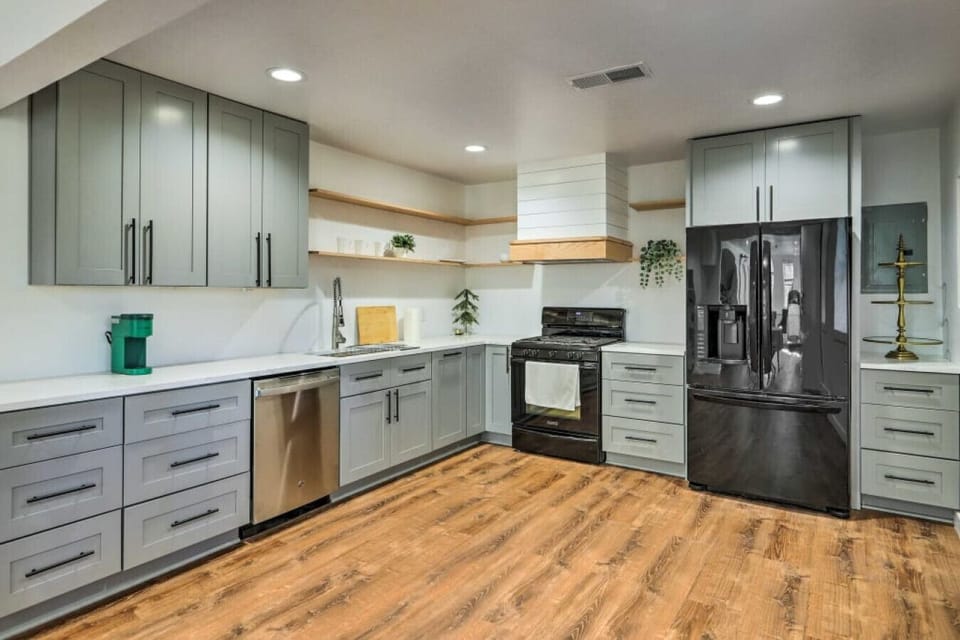 Kitchen | Quartz Countertops | French Door Fridge