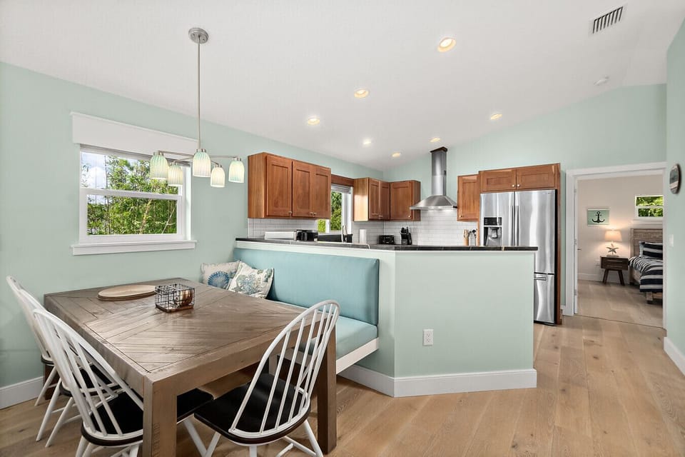 Fully equipped kitchen with dining space for group meals