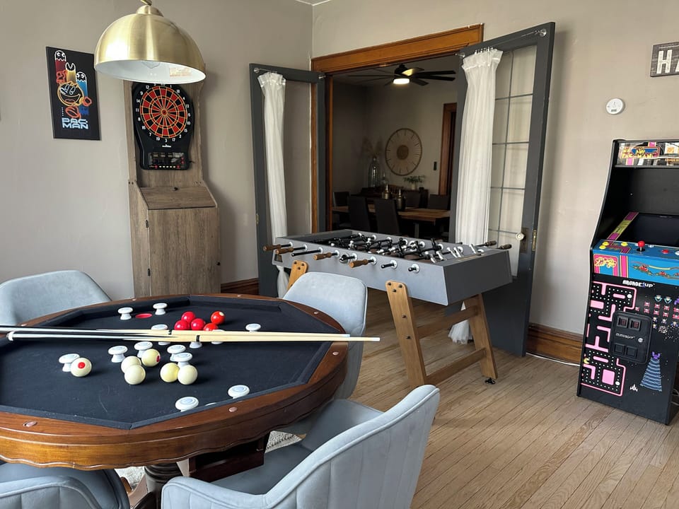 Game room 