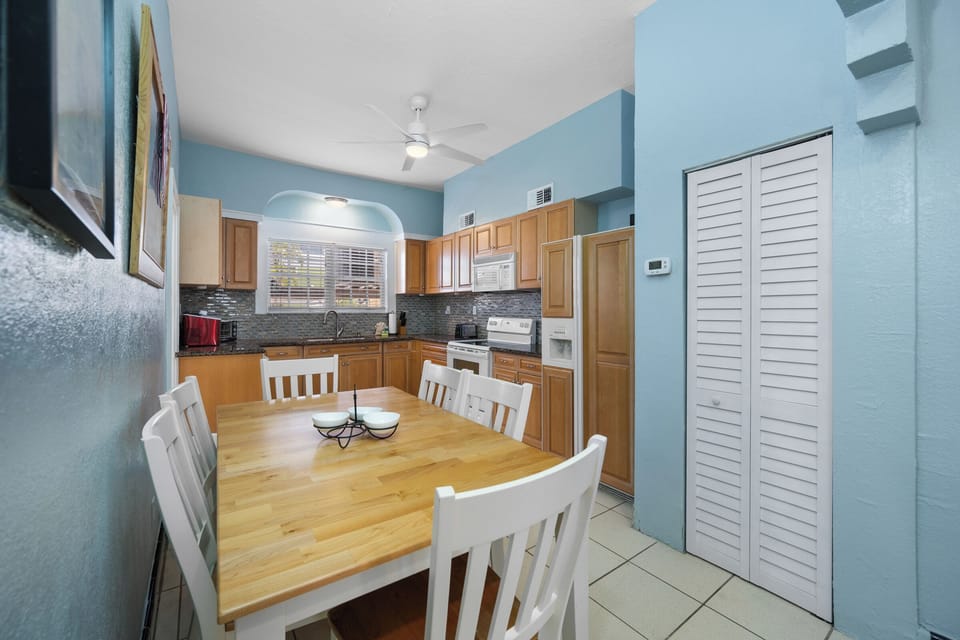 Large open kitchen with ample seating.