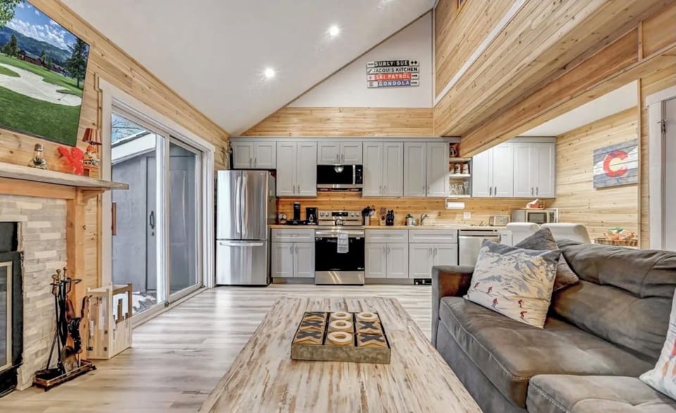 Spacious Living diningroom