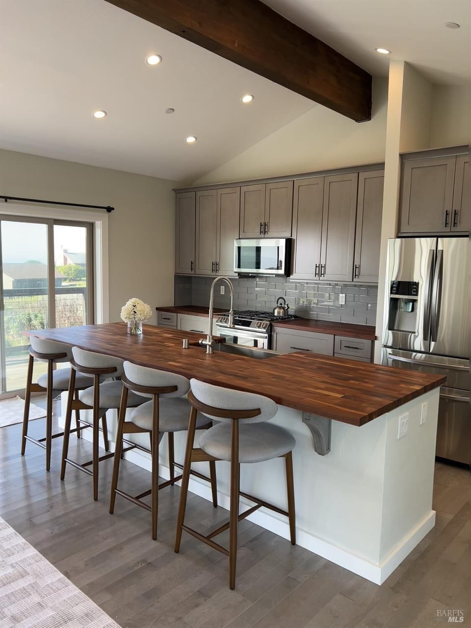 Clean, modern, executive chef's kitchen