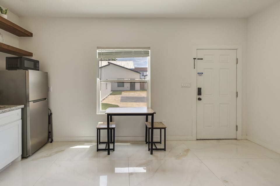 Dining Area | Dishware/Flatware Provided