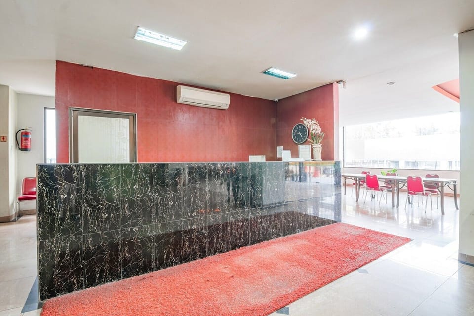 Entrance / Reception