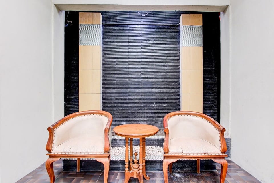 Entrance / Reception