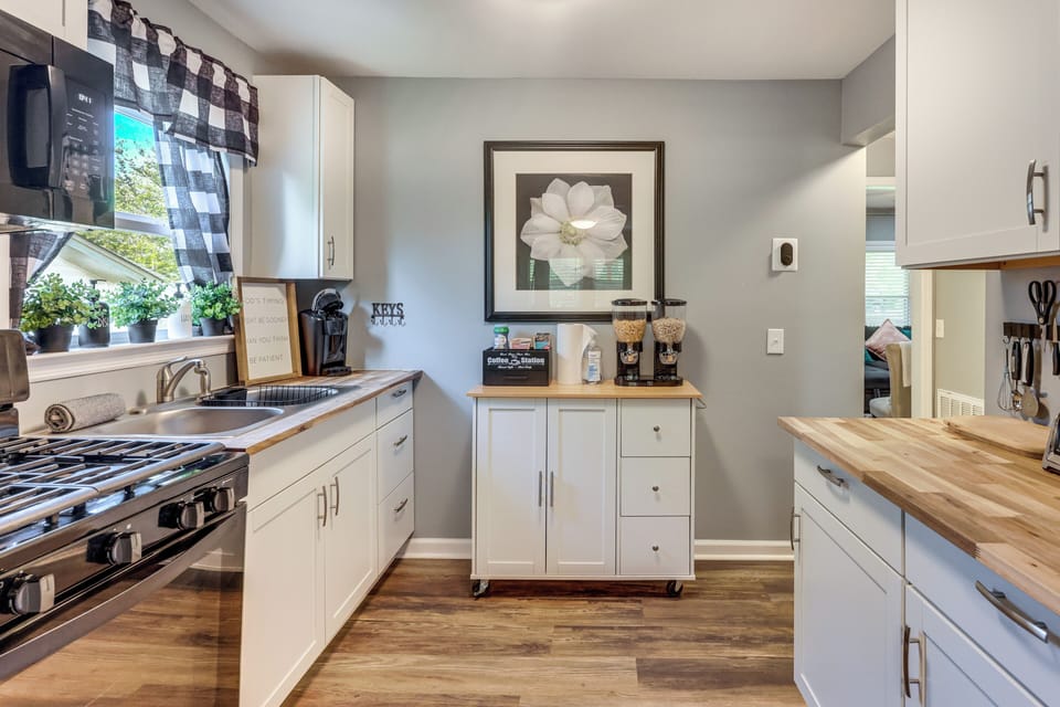 Property Interior | Single-Story Home | Breakfast Items Provided