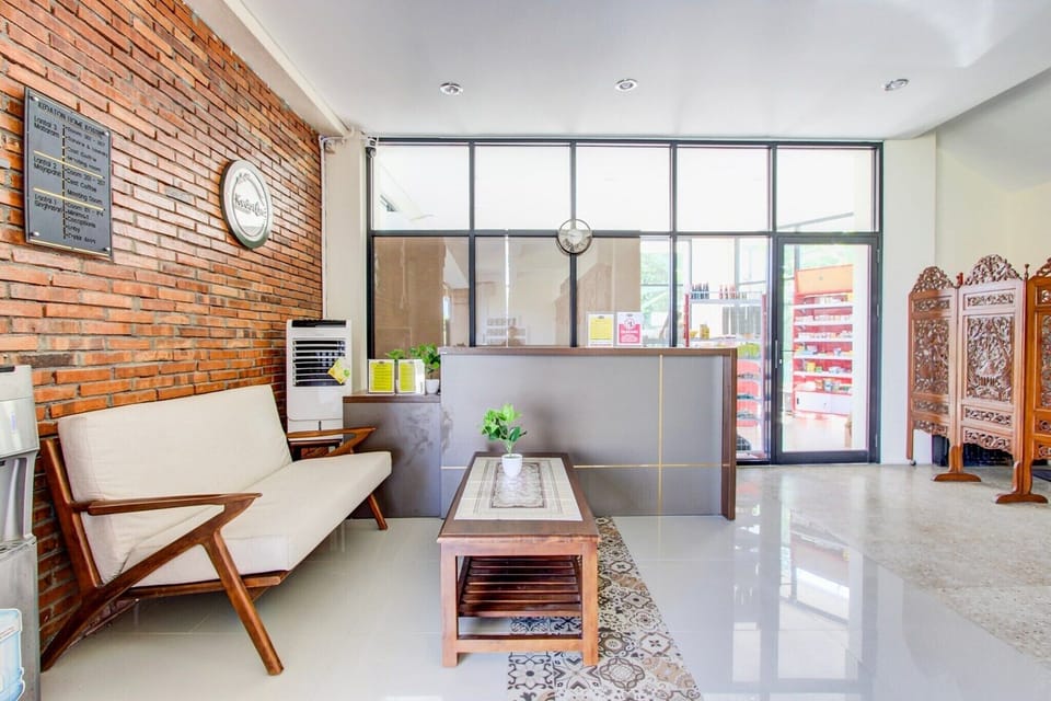 Entrance / Reception