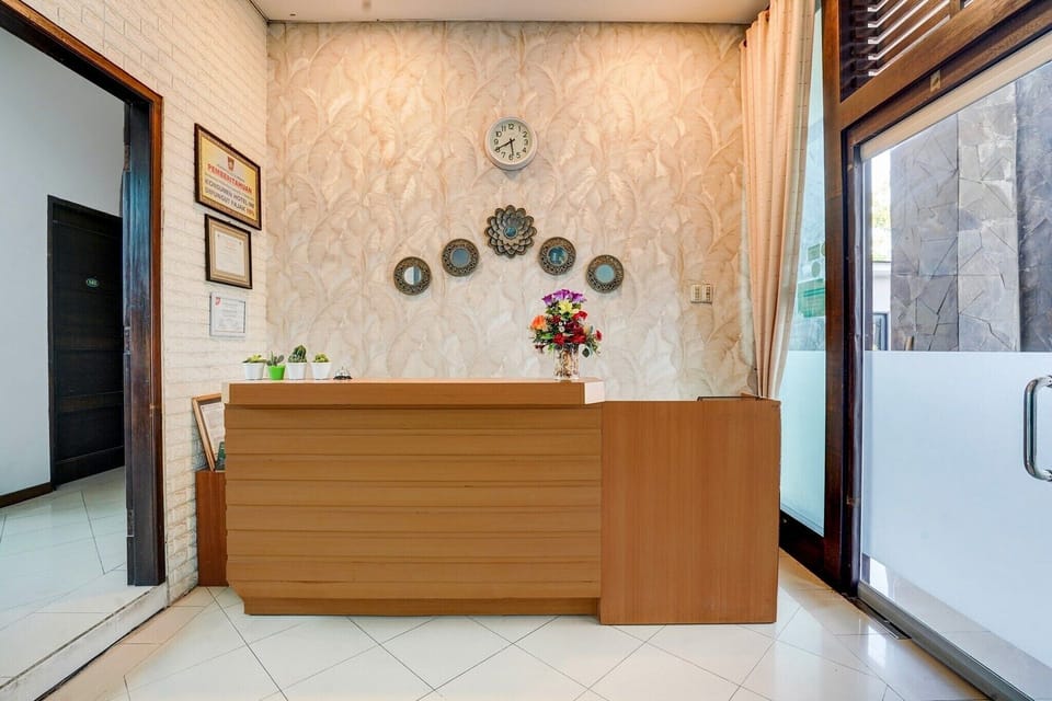 Entrance / Reception