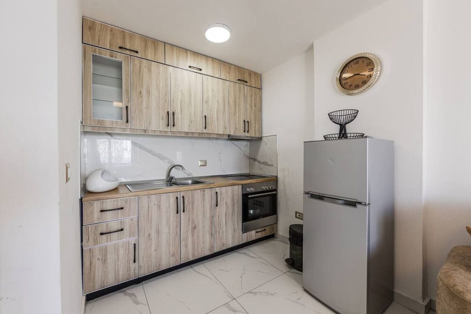 Fully-equipped kitchen