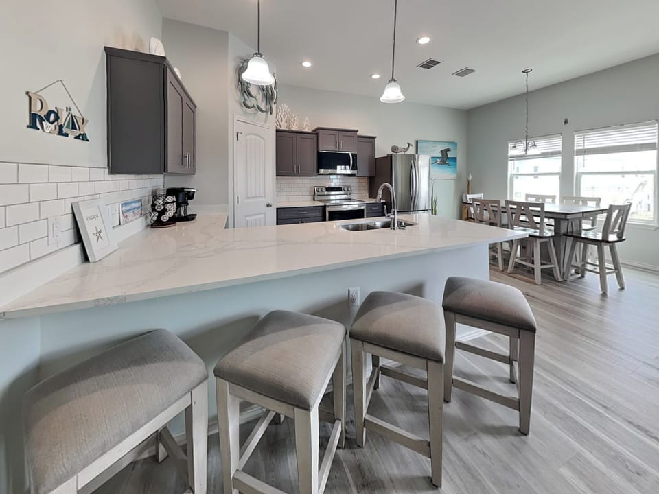 Open Concept Kitchen & Dining Area - Countertop Seating for 4 - Second Floor