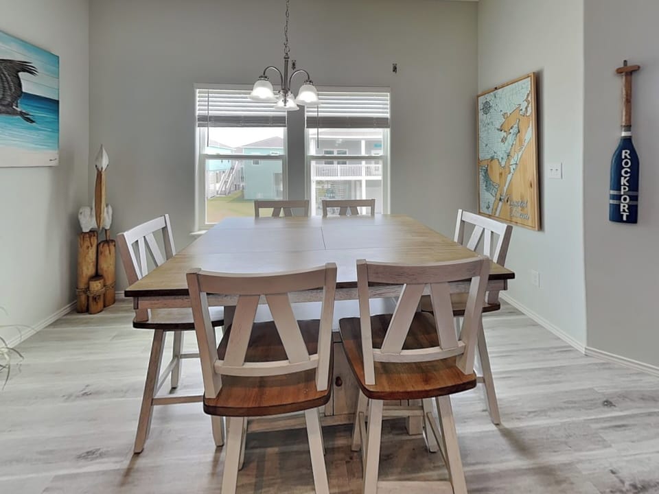 Dining Area - Seating for 6 - Second Floor