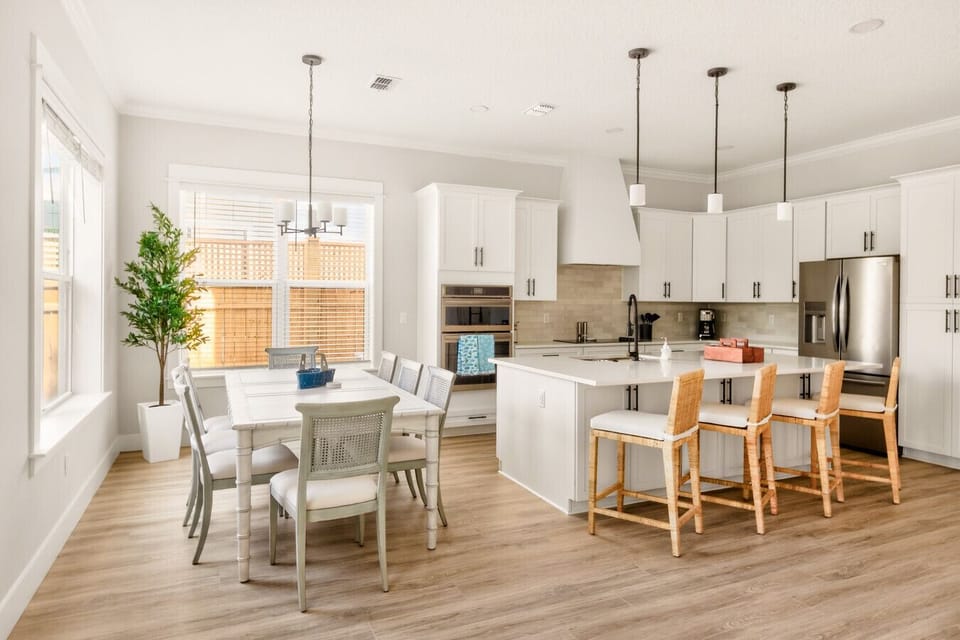 A thoughtfully stocked kitchen with plenty of space to prep, cook, and enjoy meals together 🍳