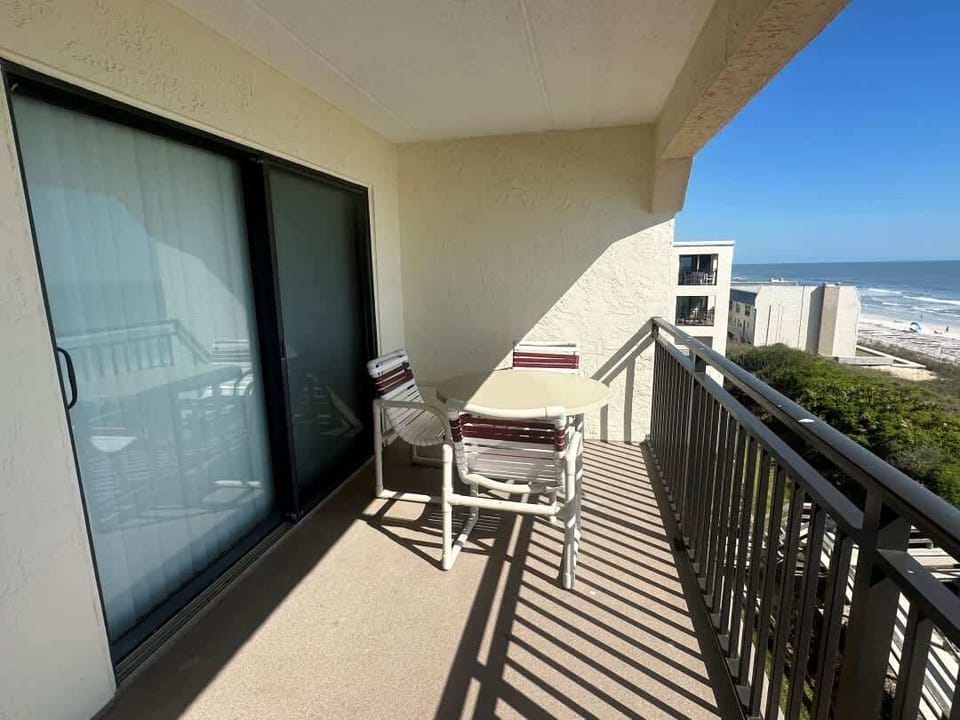 Balcony LEFT