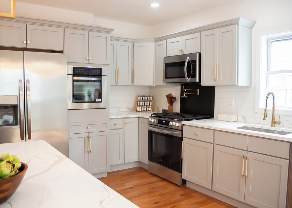 Where functionality meets refined design.
This beautifully appointed kitchen makes cooking a pleasure.