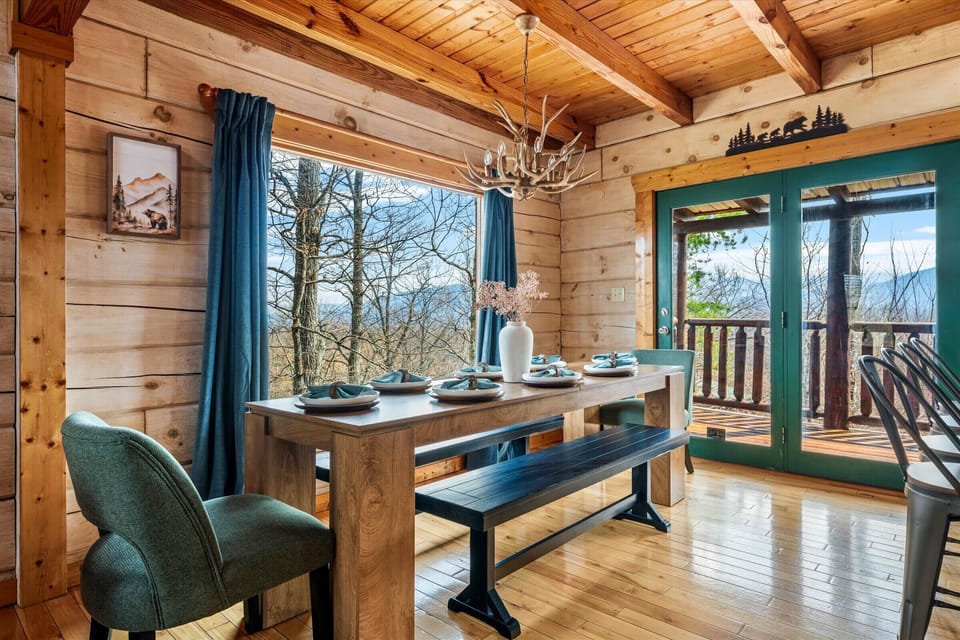 From family dinners to casual bites, this dining space is ready for all your culinary adventures.