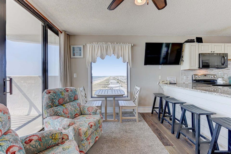 Atlantic Towers 1114-print-004-032-Main Living Area-4200x2801-300dpi