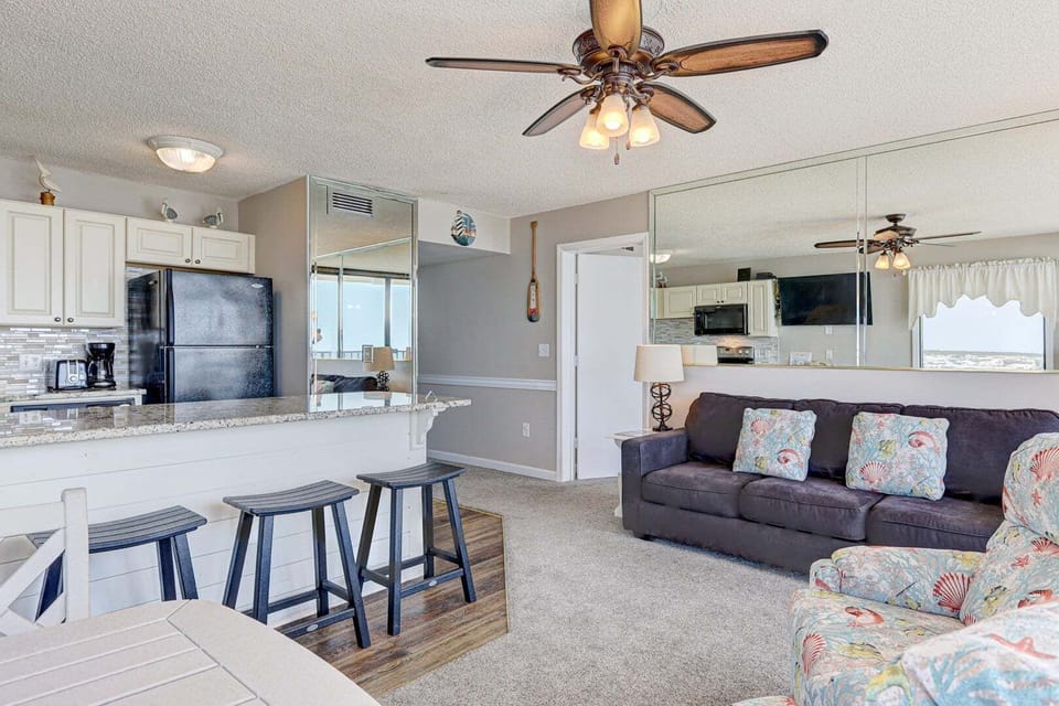 Atlantic Towers 1114-print-007-025-Main Living Area-4200x2801-300dpi