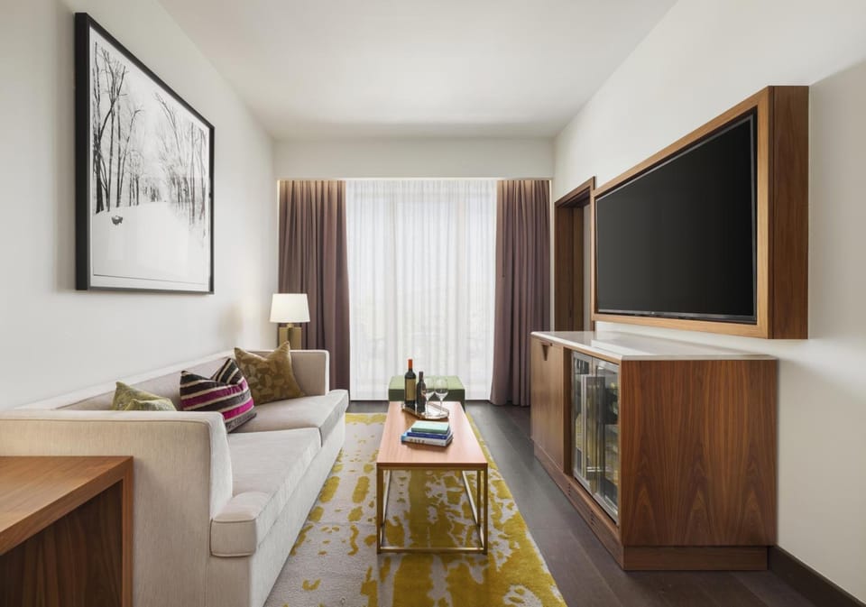 Kick back on the sofa for movies and nightcaps.