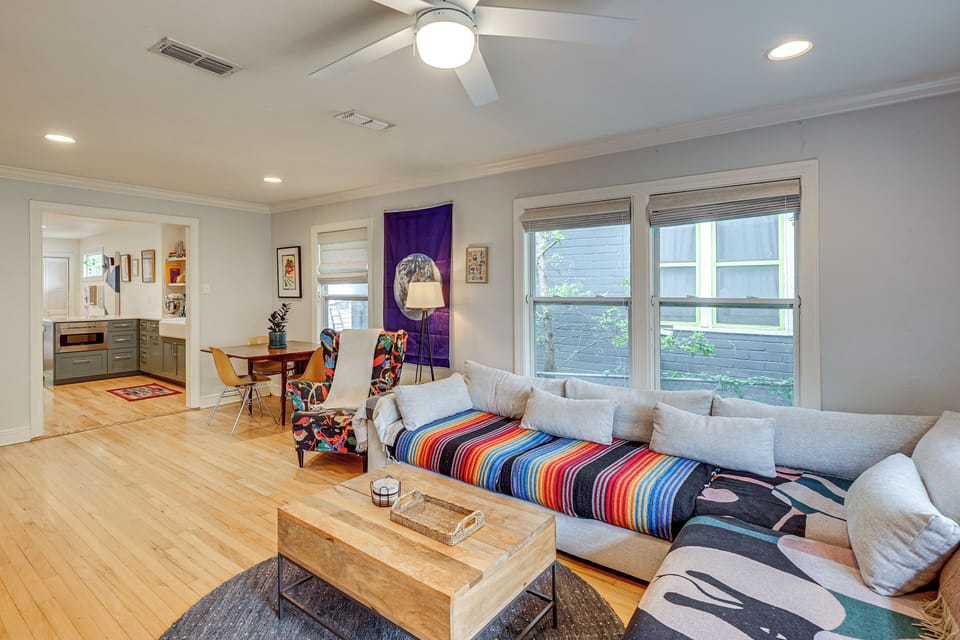 Living Room | Smart TV
