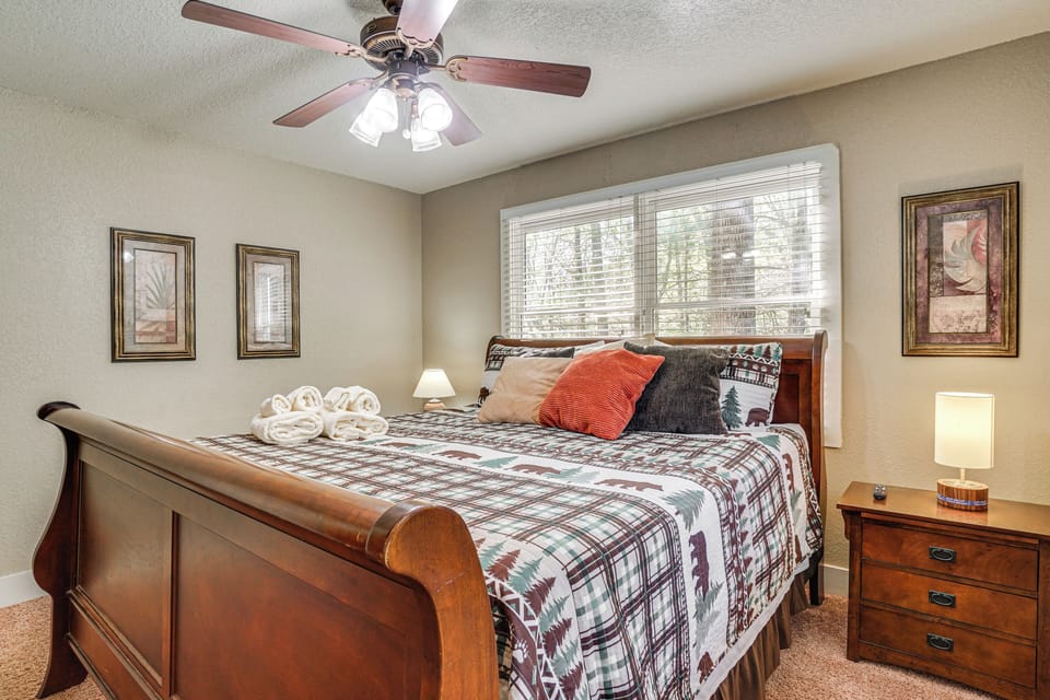 Bedroom 1 | 1st Floor | King Bed